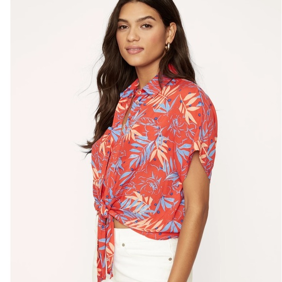 Lost + Wander Still On Vacay Shirt - Picture 4 of 5